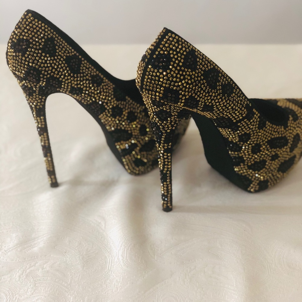 Steve Madden Shoe